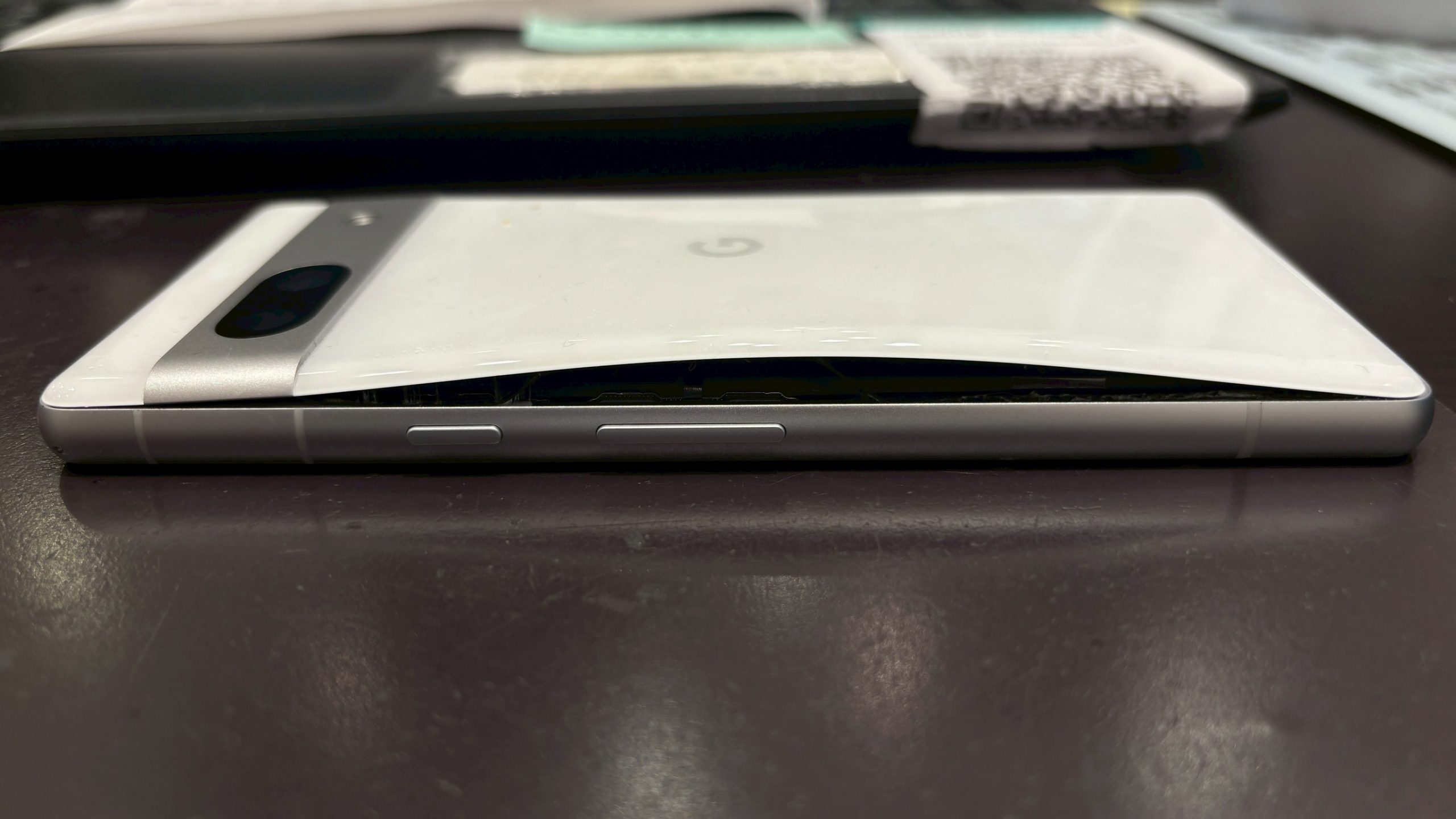 Pixel7a バッテリー膨張