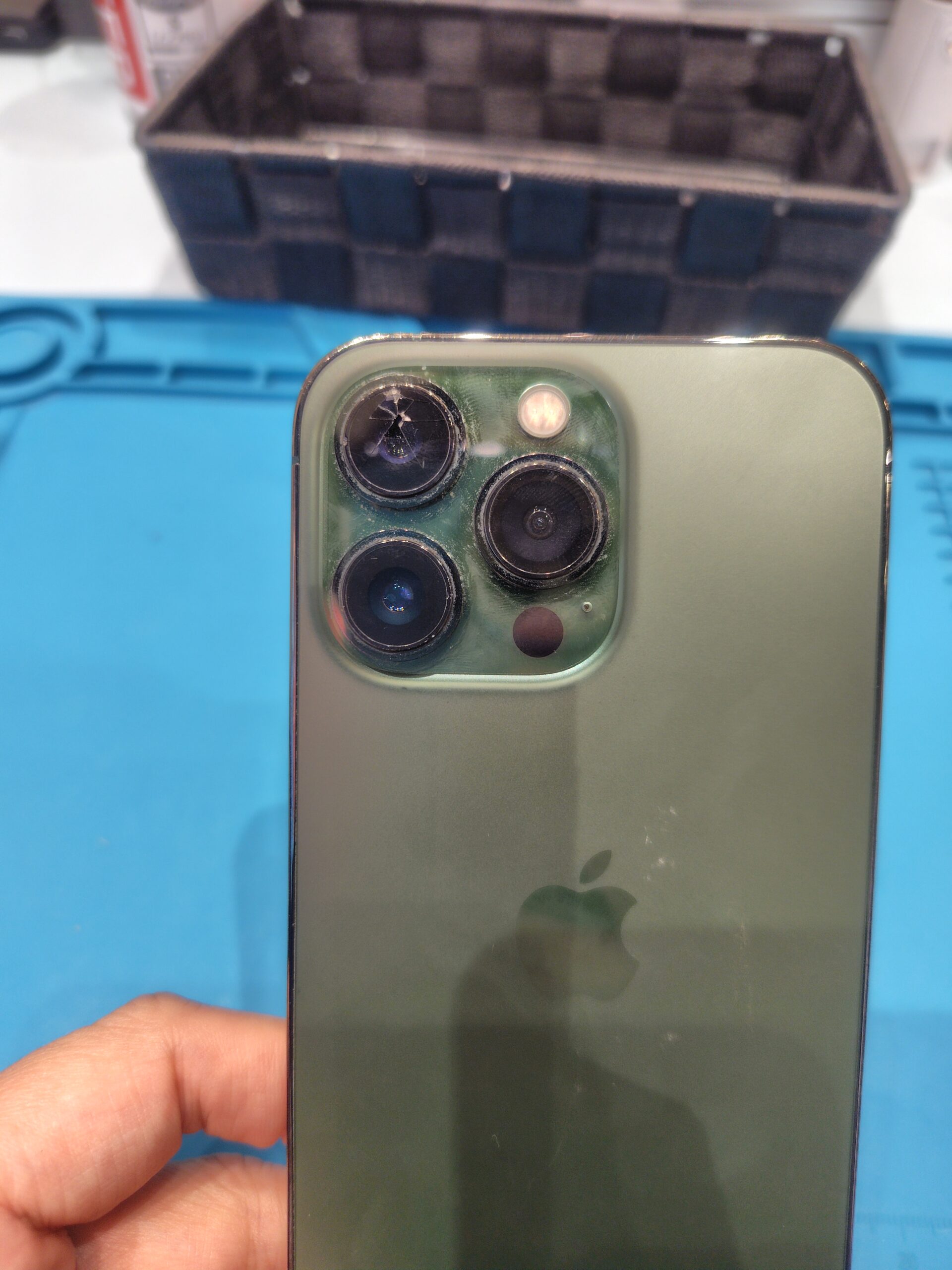 iPhone13のカメラレンズ修理【宇城市からご来店】