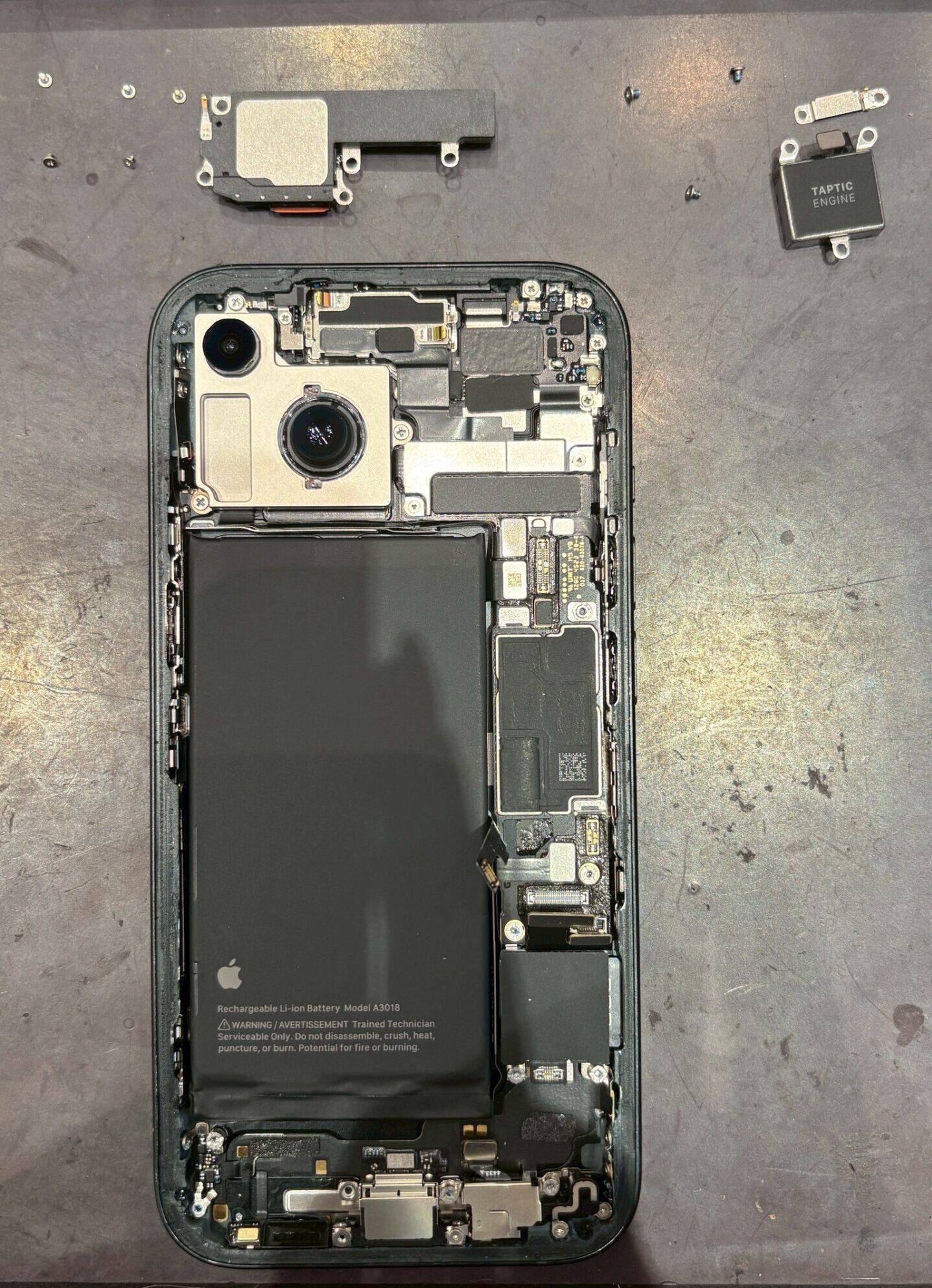 iPhone15 ドックコネクタ修理