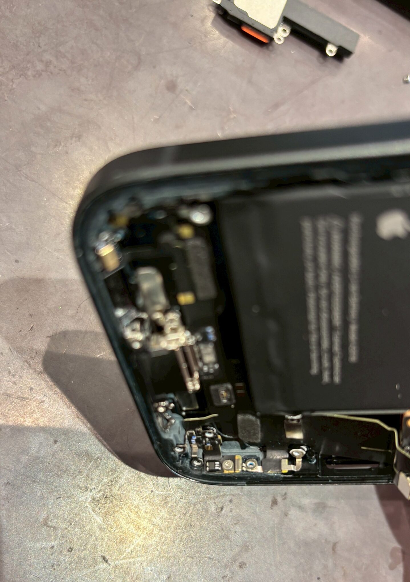 iPhone15 ドックコネクタ修理