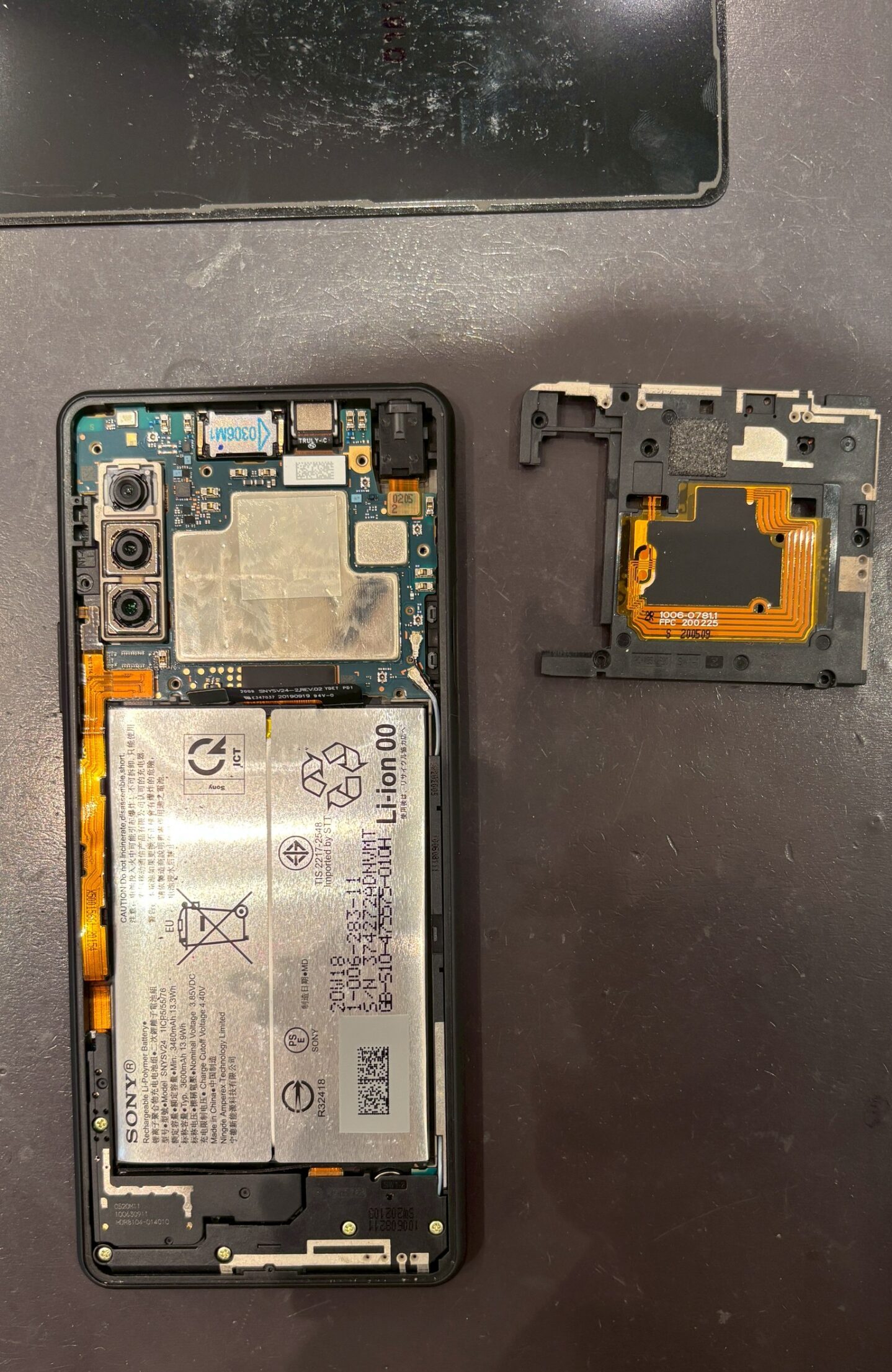 Xperia10Ⅱ　バッテリー交換